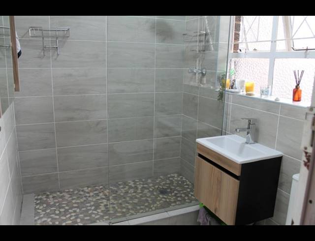 1 BEDROOM APARTMENT FOR SALE IN EDENVALE CENTRAL